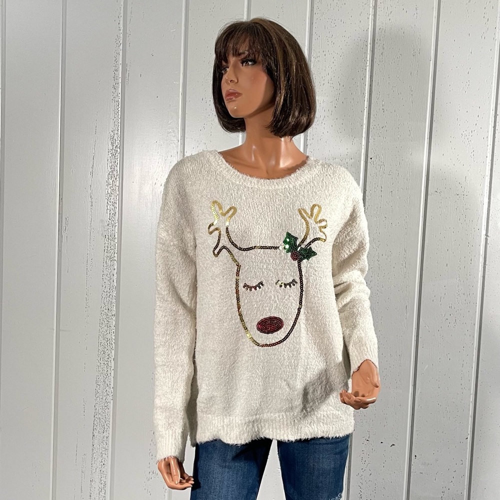 *Holiday Traditions Women’s Beige Reindeer Sweater Sz M